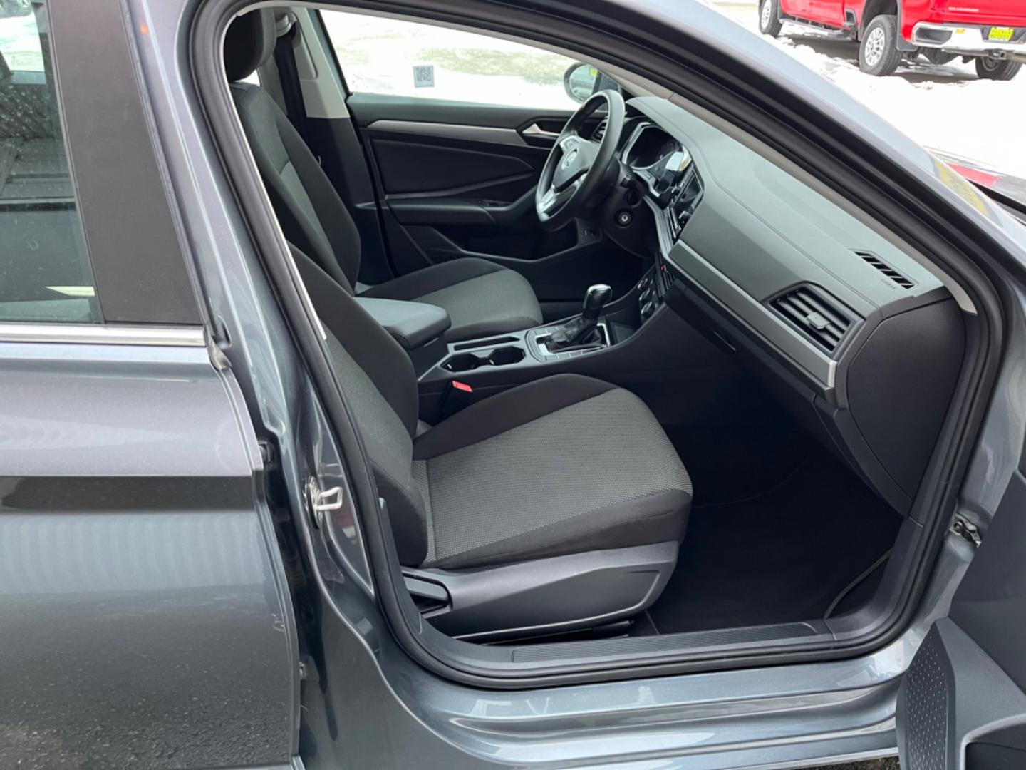 2019 Gray /Black Volkswagen Jetta 1.4T SE 8A (3VWC57BU8KM) with an 1.4L L4 DOHC 20V engine, 8A transmission, located at 1960 Industrial Drive, Wasilla, 99654, (907) 274-2277, 61.573475, -149.400146 - Photo#13